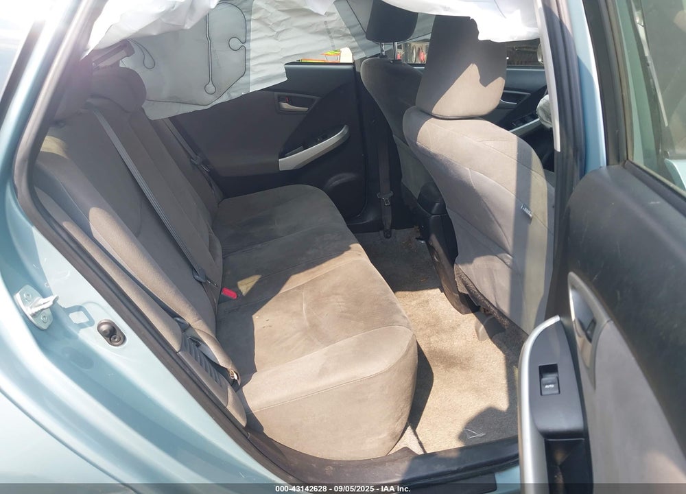 2015 TOYOTA PRIUS VIN: JTDKN3DU8F2001628
