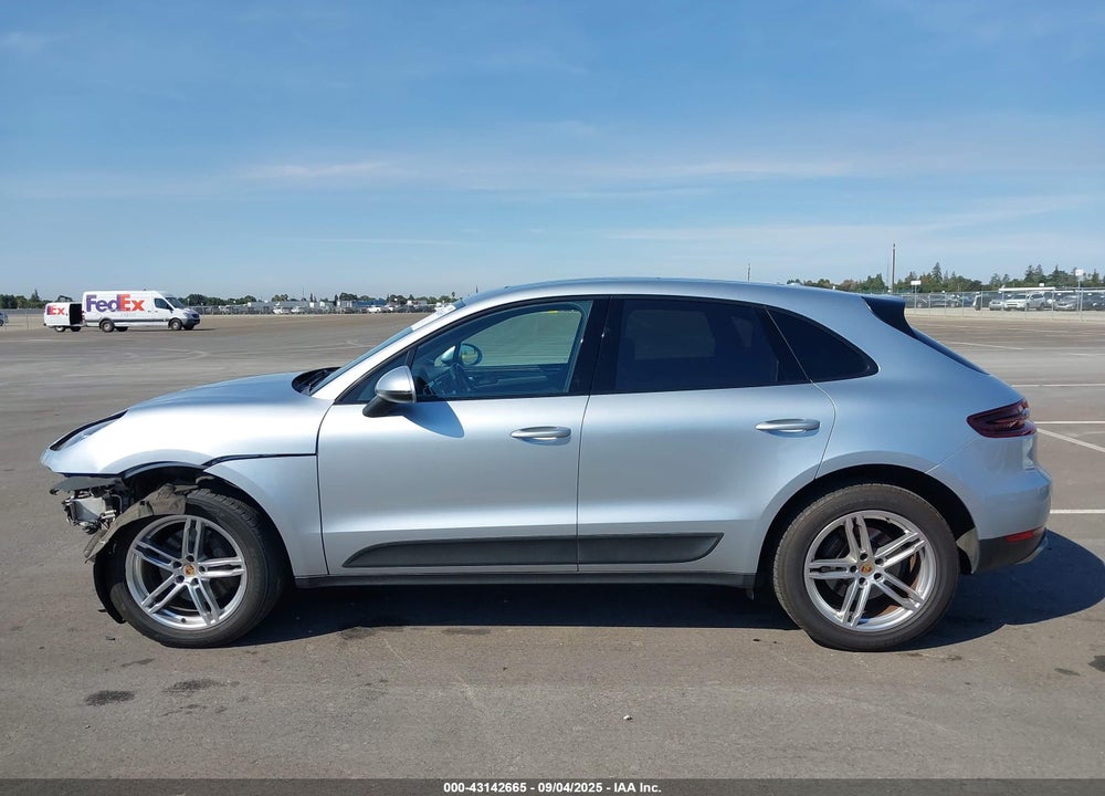 2017 PORSCHE MACAN VIN: WP1AA2A54HLB02143