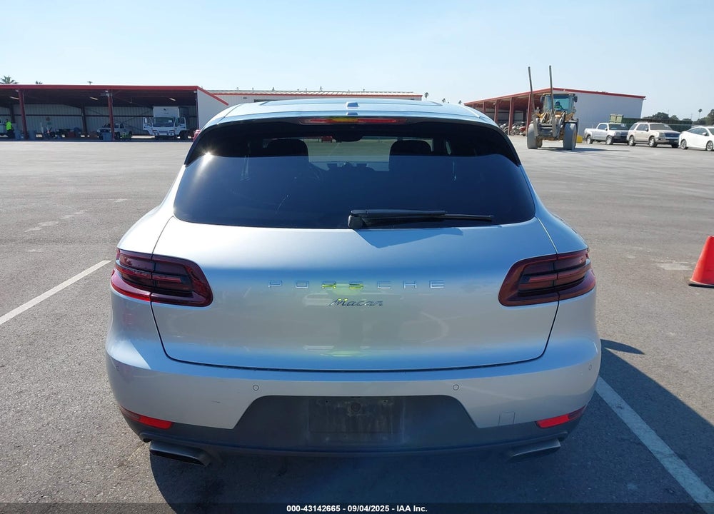 2017 PORSCHE MACAN VIN: WP1AA2A54HLB02143