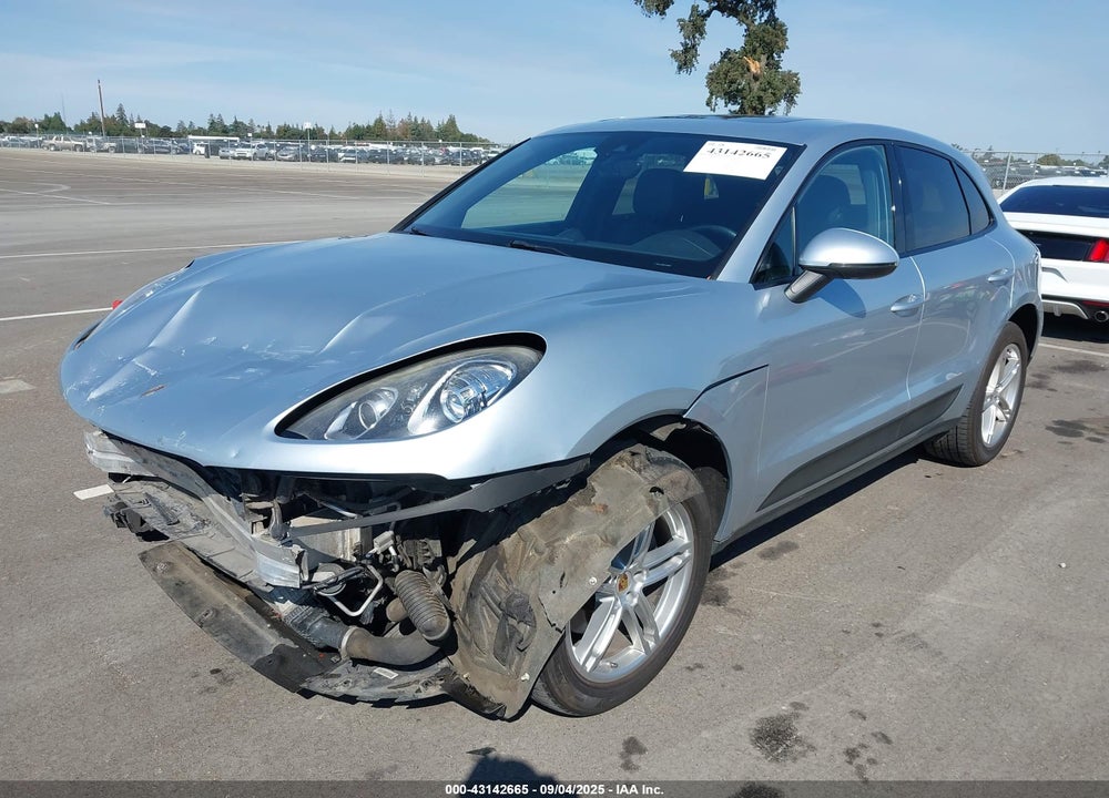 2017 PORSCHE MACAN VIN: WP1AA2A54HLB02143