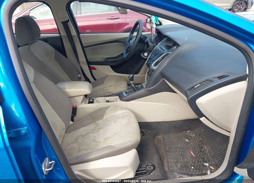 2014 FORD FOCUS VIN: 1FADP3F24EL172552