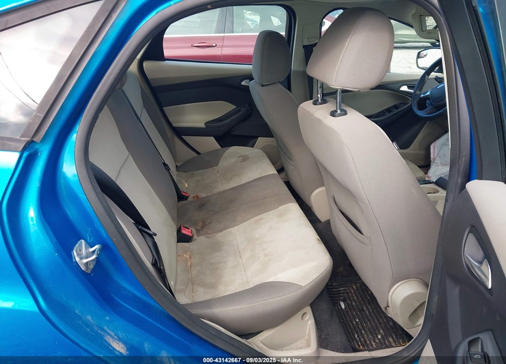 2014 FORD FOCUS VIN: 1FADP3F24EL172552