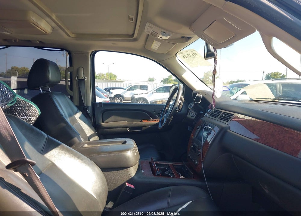 2009 CHEVROLET SUBURBAN 1500 VIN: 1GNFC36J39R299700