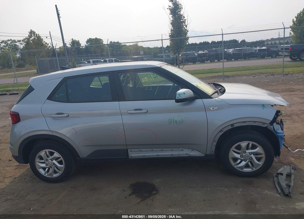 2021 HYUNDAI VENUE VIN: KMHRB8A3XMU081897