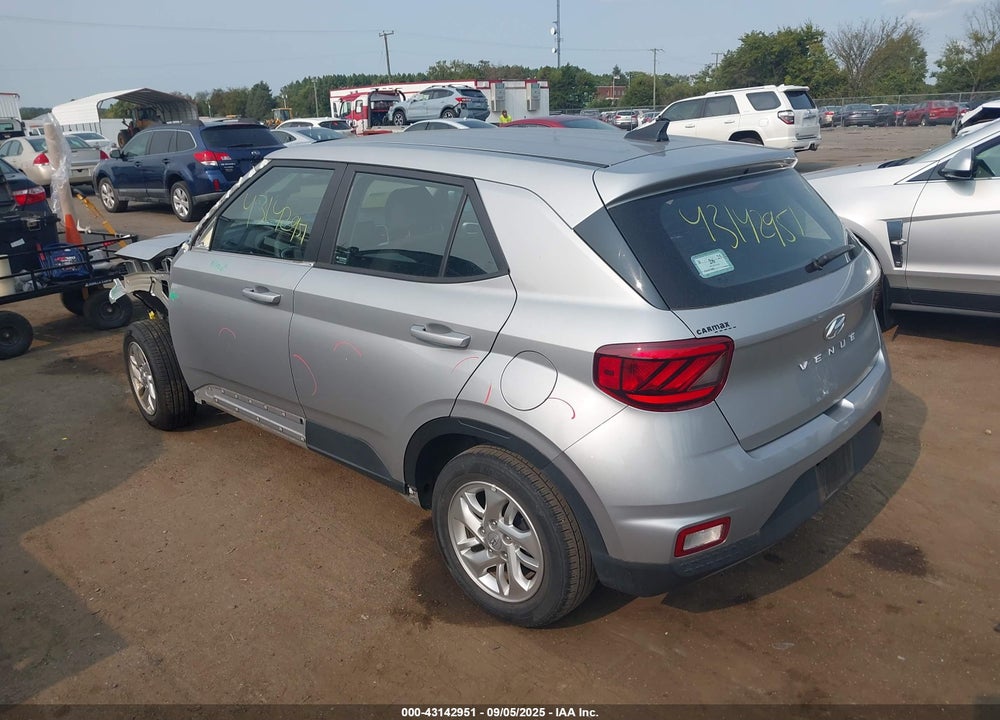 2021 HYUNDAI VENUE VIN: KMHRB8A3XMU081897