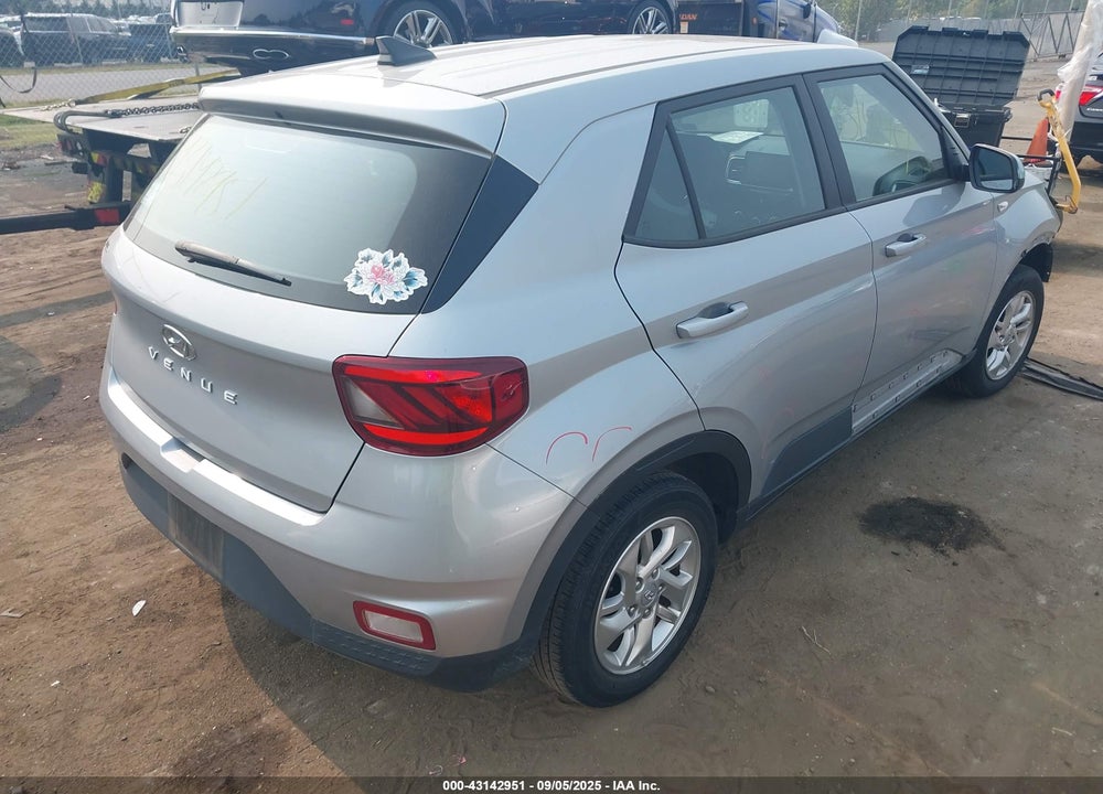 2021 HYUNDAI VENUE VIN: KMHRB8A3XMU081897