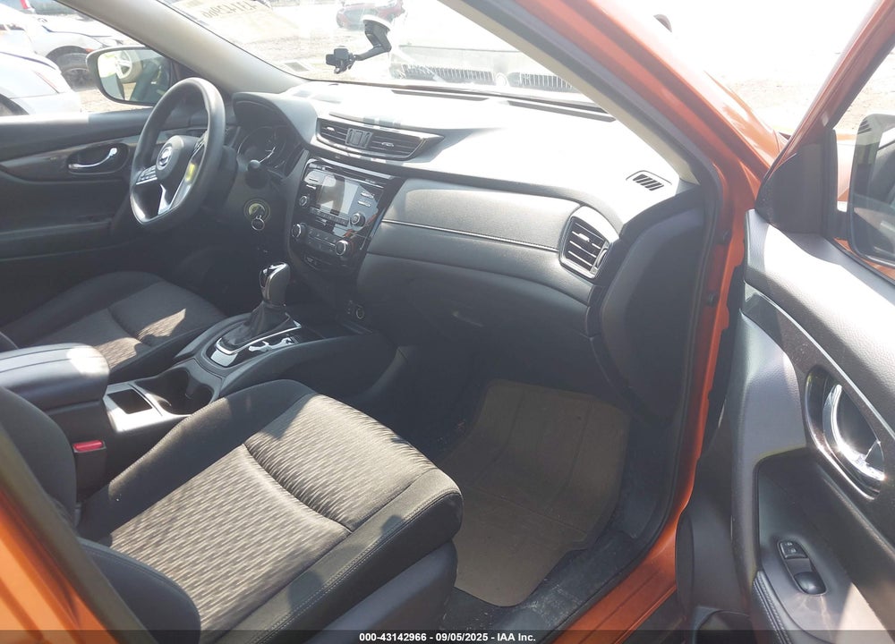 2017 NISSAN ROGUE S VIN: JN8AT2MT6HW388456