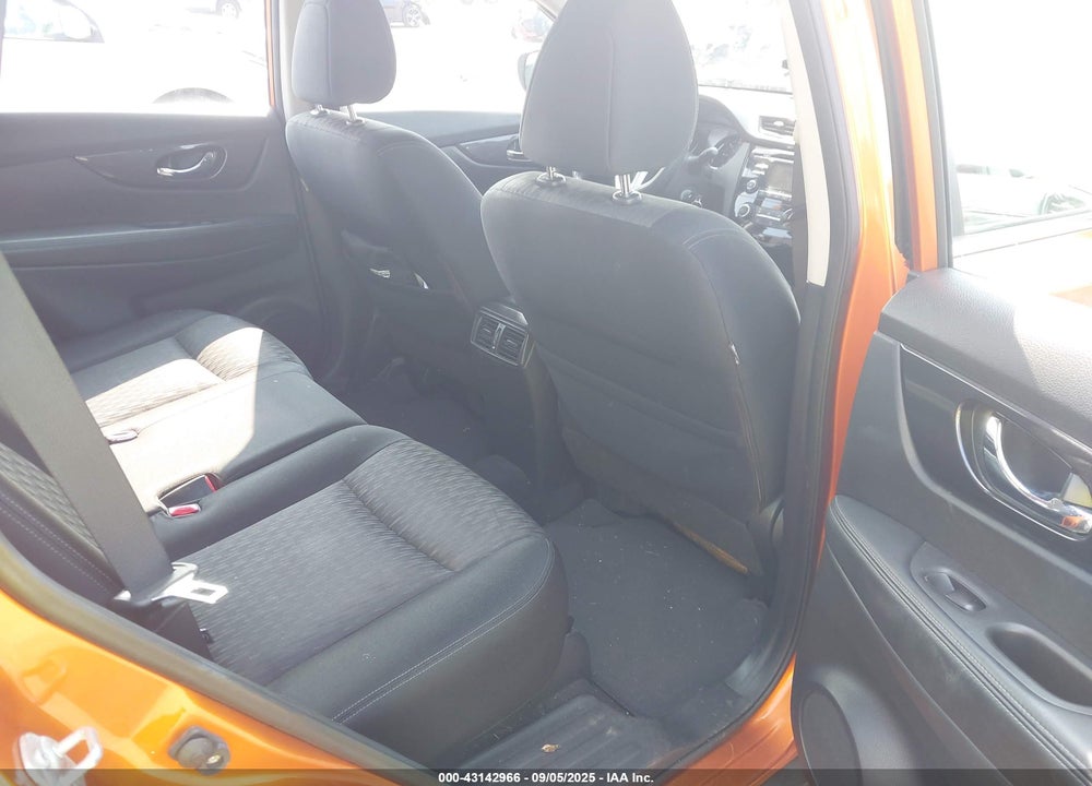2017 NISSAN ROGUE S VIN: JN8AT2MT6HW388456