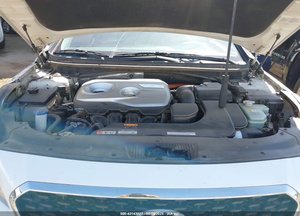 2016 HYUNDAI SONATA HYBRID VIN: KMHE24L19GA010909