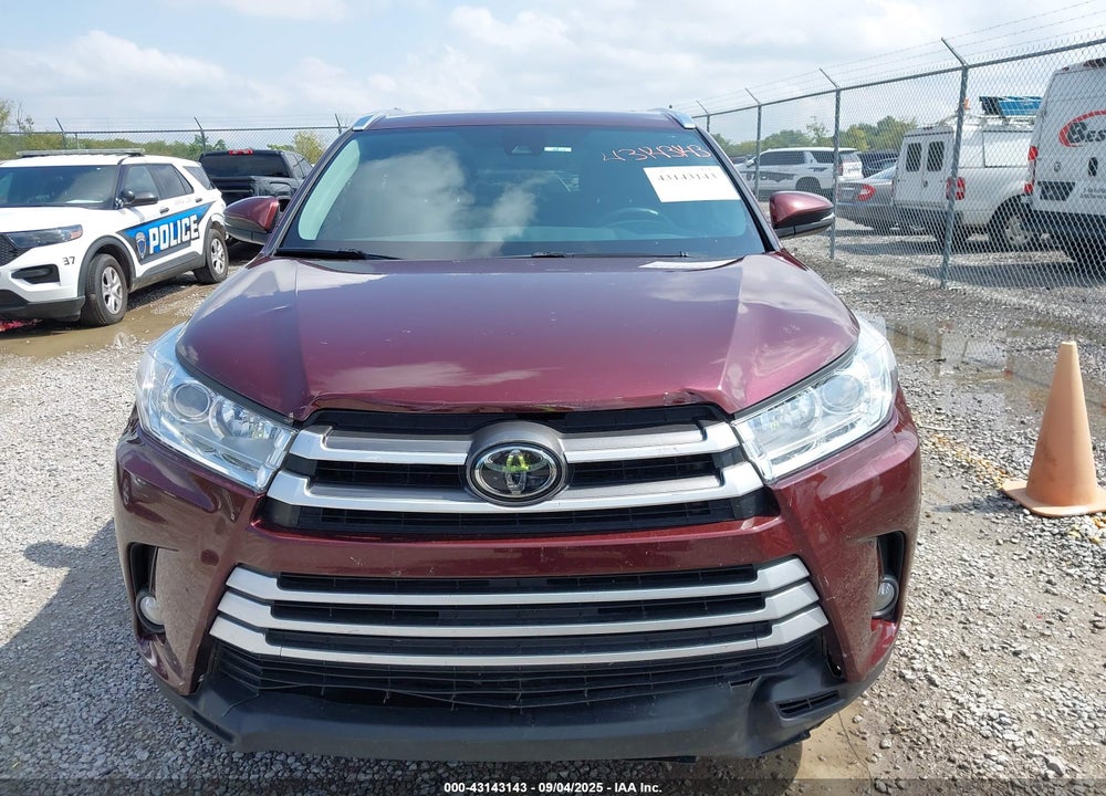 2019 TOYOTA HIGHLANDER XLE VIN: 5TDJZRFHXKS717758