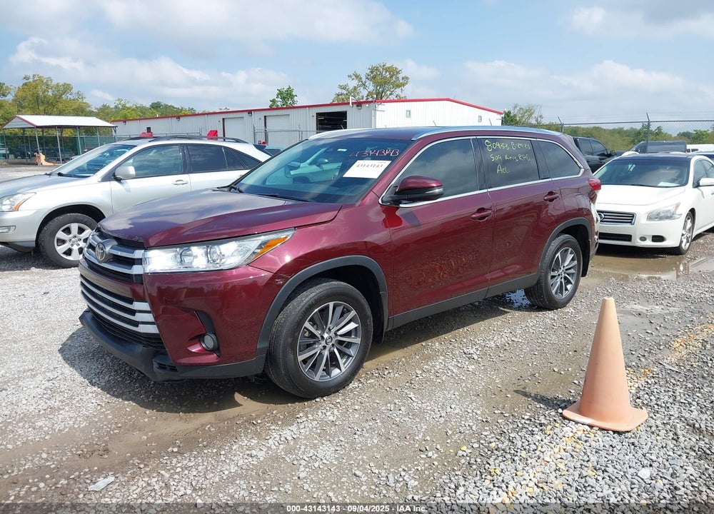2019 TOYOTA HIGHLANDER XLE VIN: 5TDJZRFHXKS717758