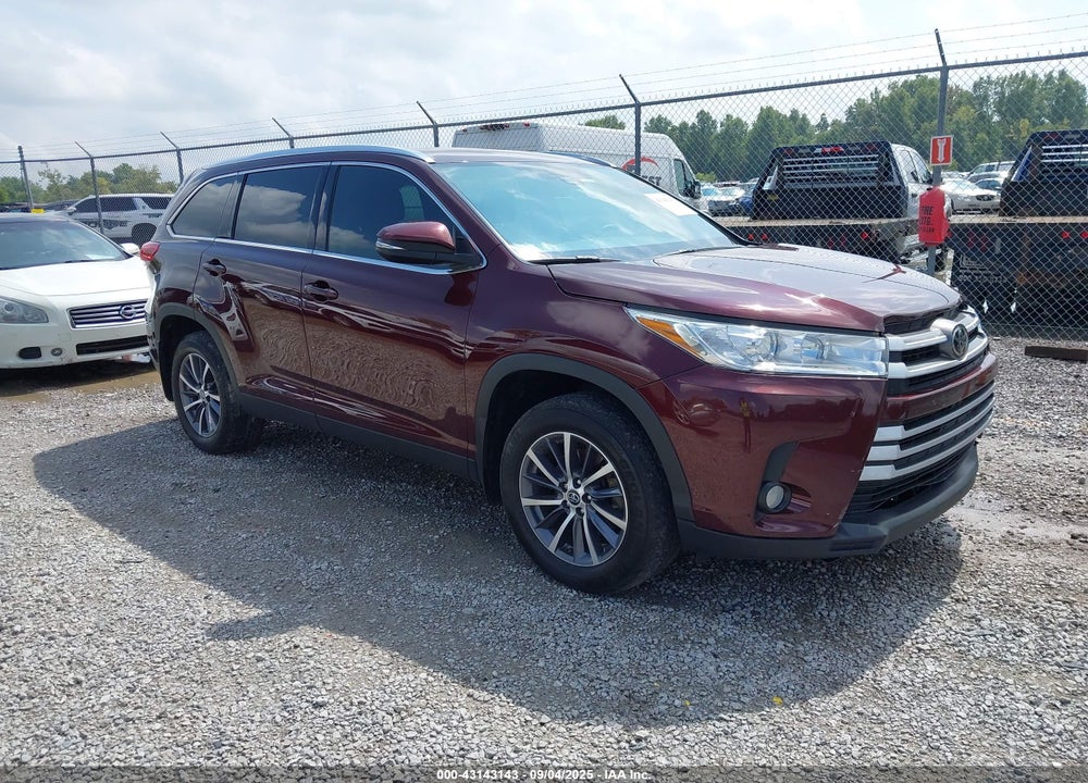 2019 TOYOTA HIGHLANDER XLE VIN: 5TDJZRFHXKS717758