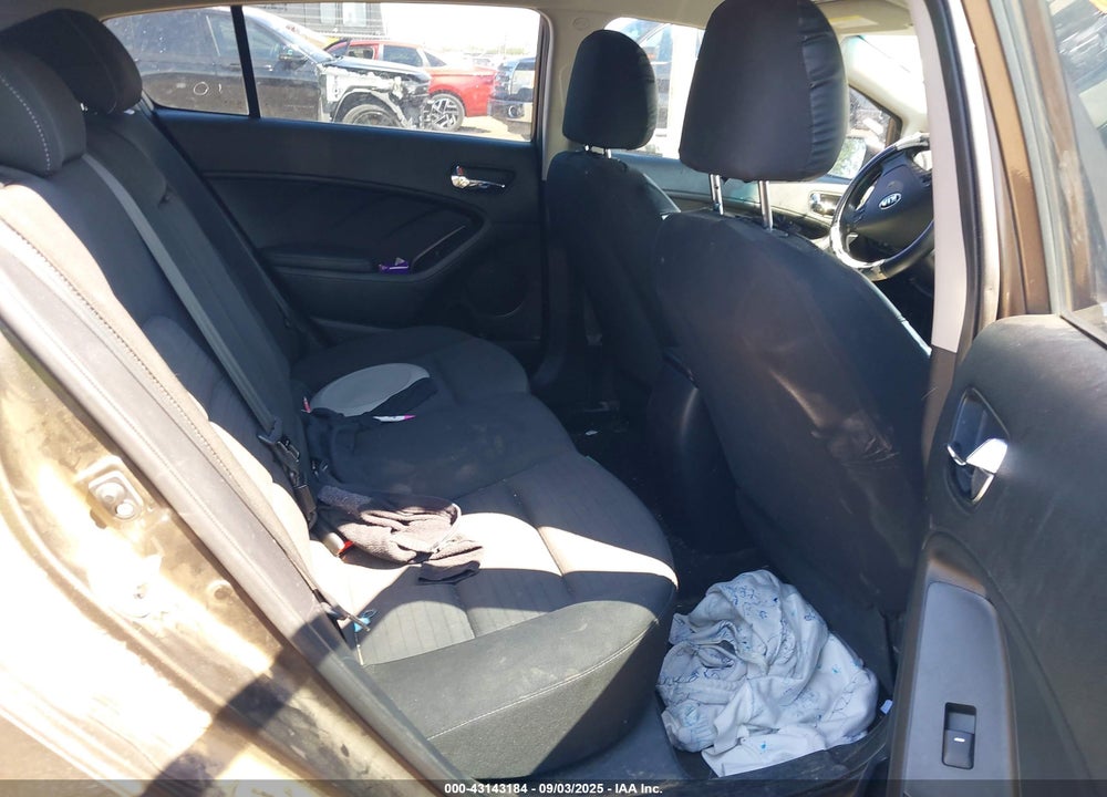 2015 KIA FORTE VIN: KNAFX5A83F5273420