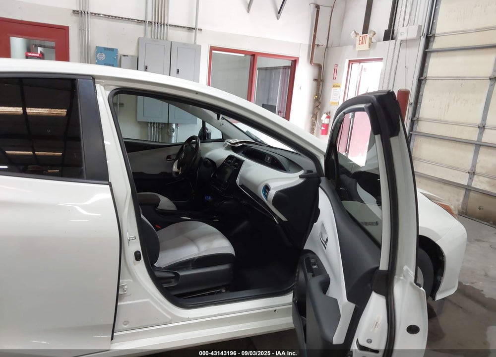 2016 TOYOTA PRIUS VIN: JTDKARFU4G3010673