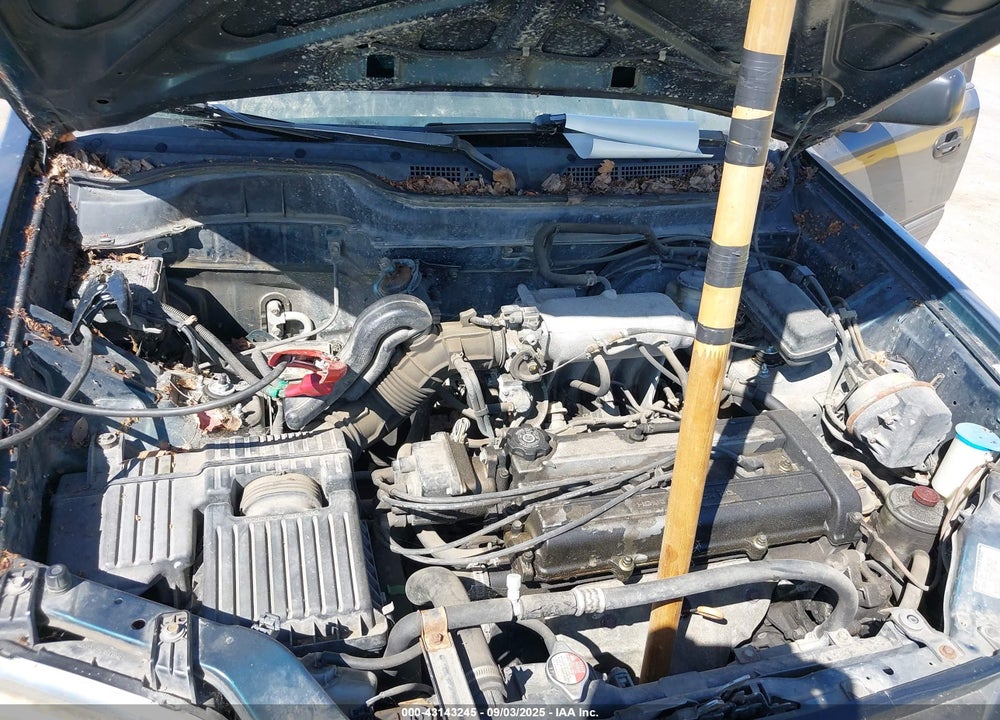 1998 HONDA CR-V LX VIN: JHLRD284XWC000273