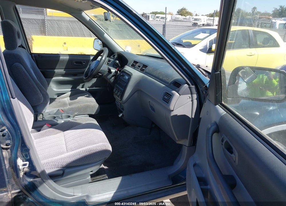 1998 HONDA CR-V LX VIN: JHLRD284XWC000273