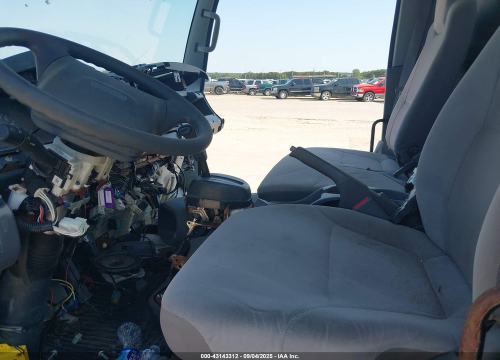 2016 ISUZU NPR HD GAS REG VIN: 54DC4W1B2GS801303