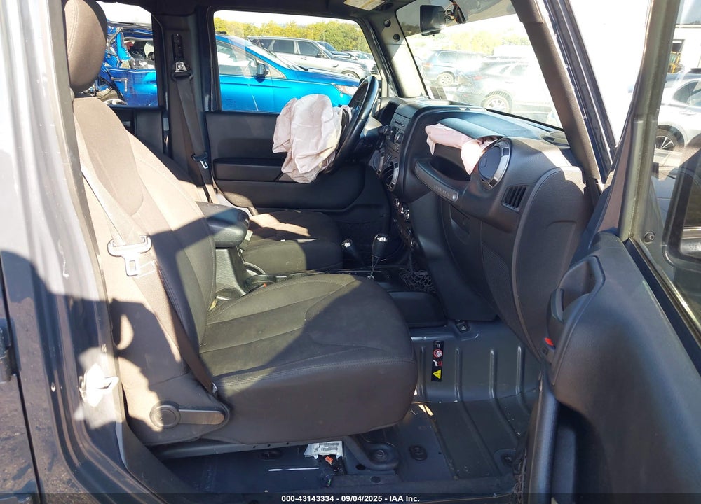 2017 JEEP WRANGLER UNLIMITED SPORT 4X4 VIN: 1C4BJWDG6HL713723