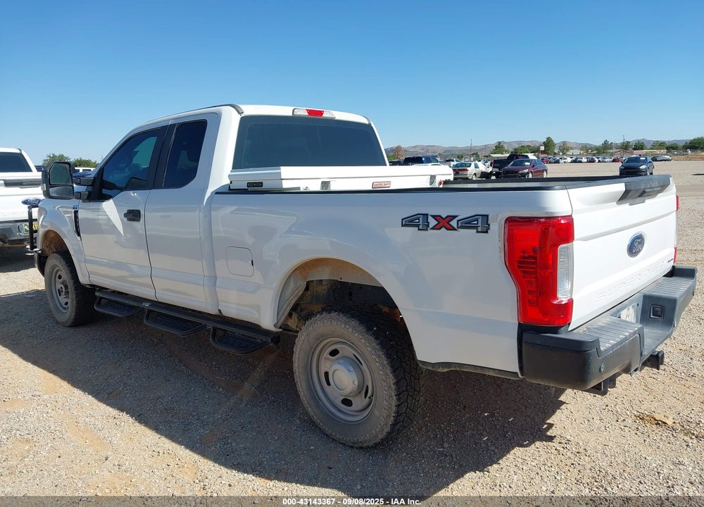 2017 FORD F-250 VIN: 1FT7X2B61HEF18270