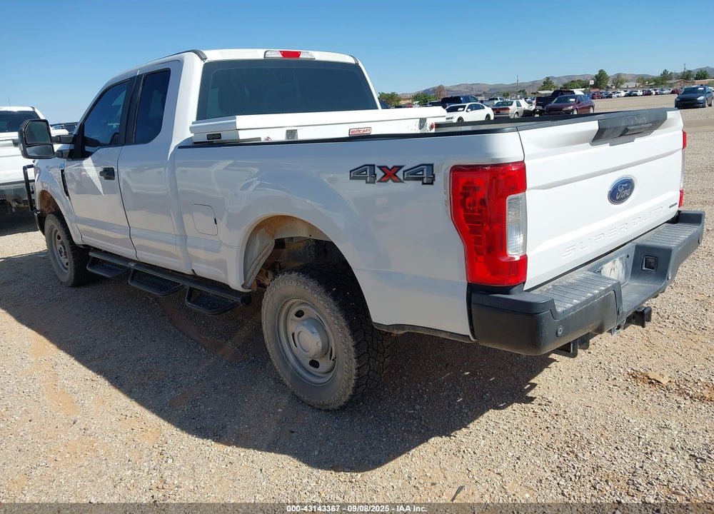 2017 FORD F-250 VIN: 1FT7X2B61HEF18270