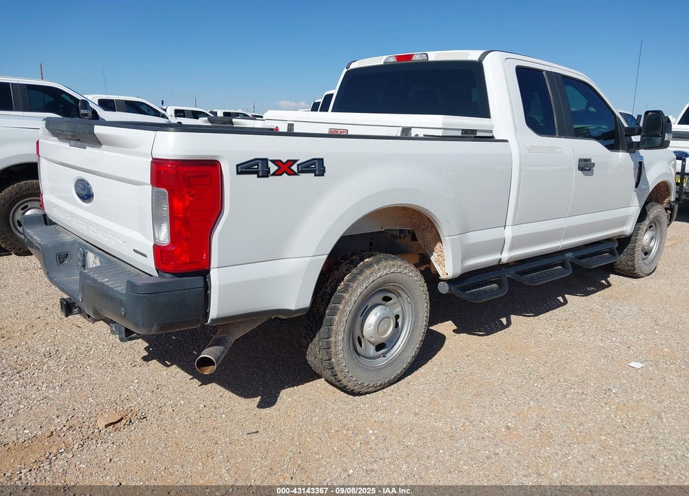 2017 FORD F-250 VIN: 1FT7X2B61HEF18270