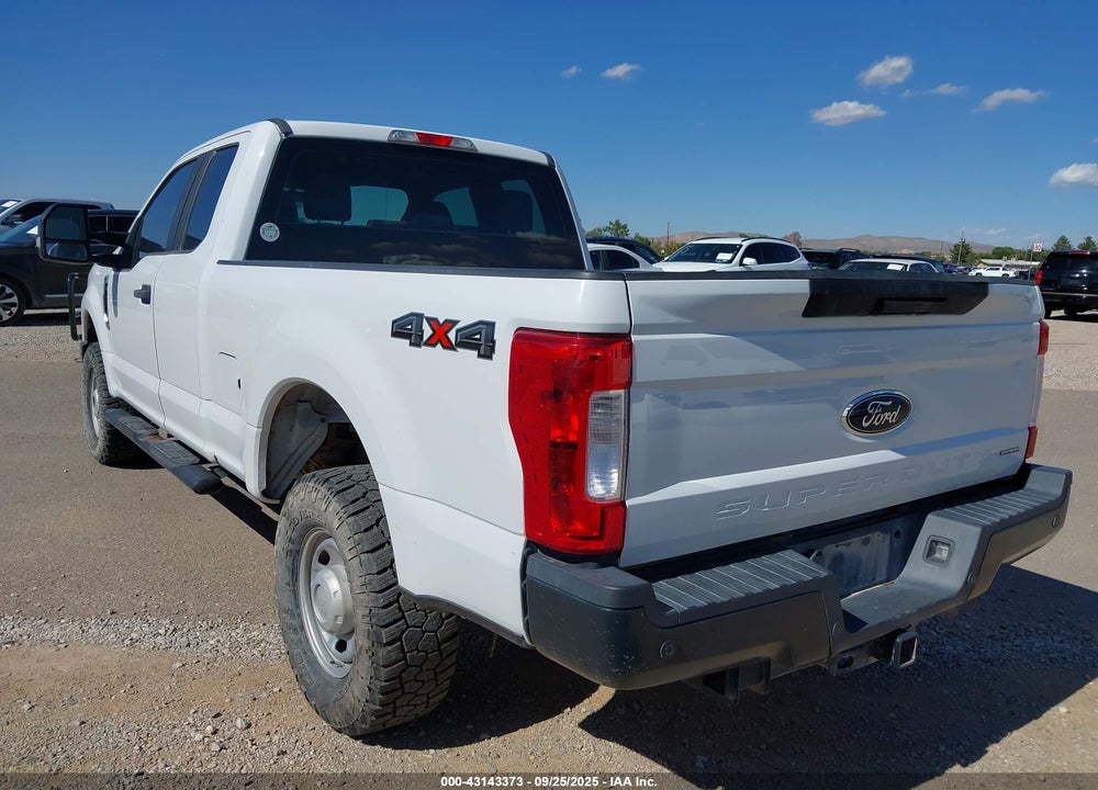 2017 FORD F-250 VIN: 1FT7X2B67HEF18242