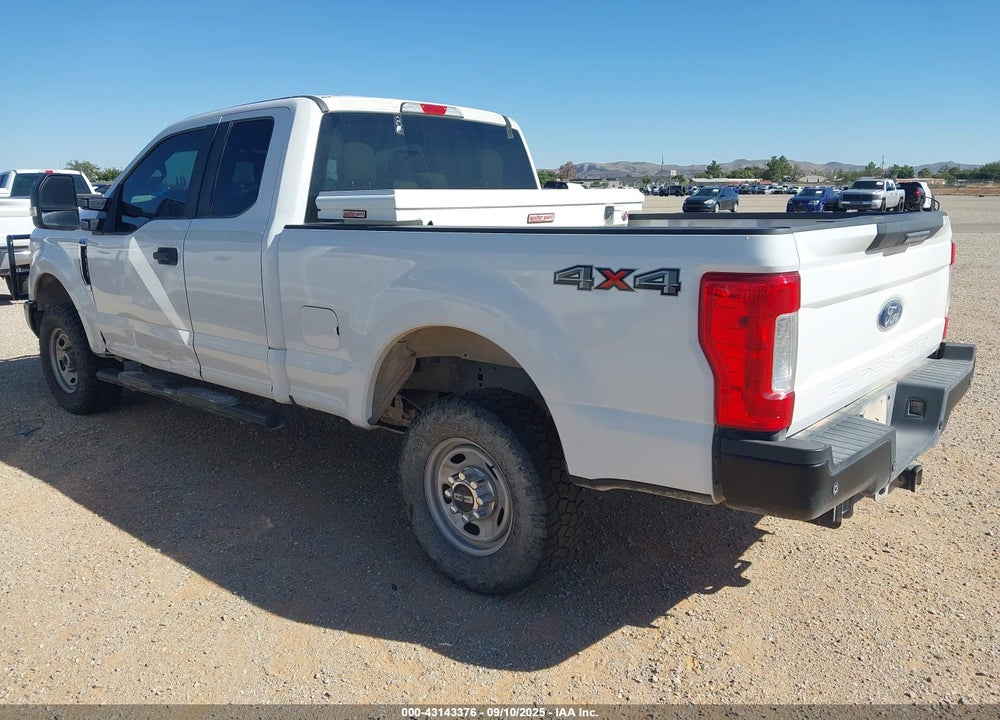 2017 FORD F-250 VIN: 1FT7X2B61HEF18222