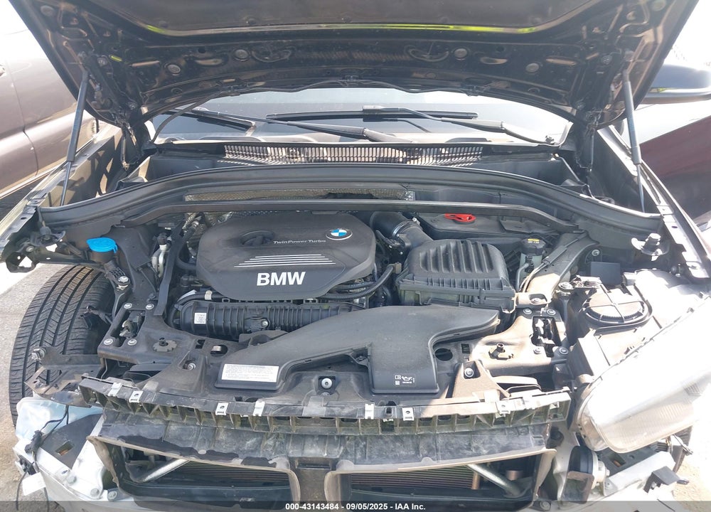 2016 BMW X1 VIN: WBXHT3C32GP881824
