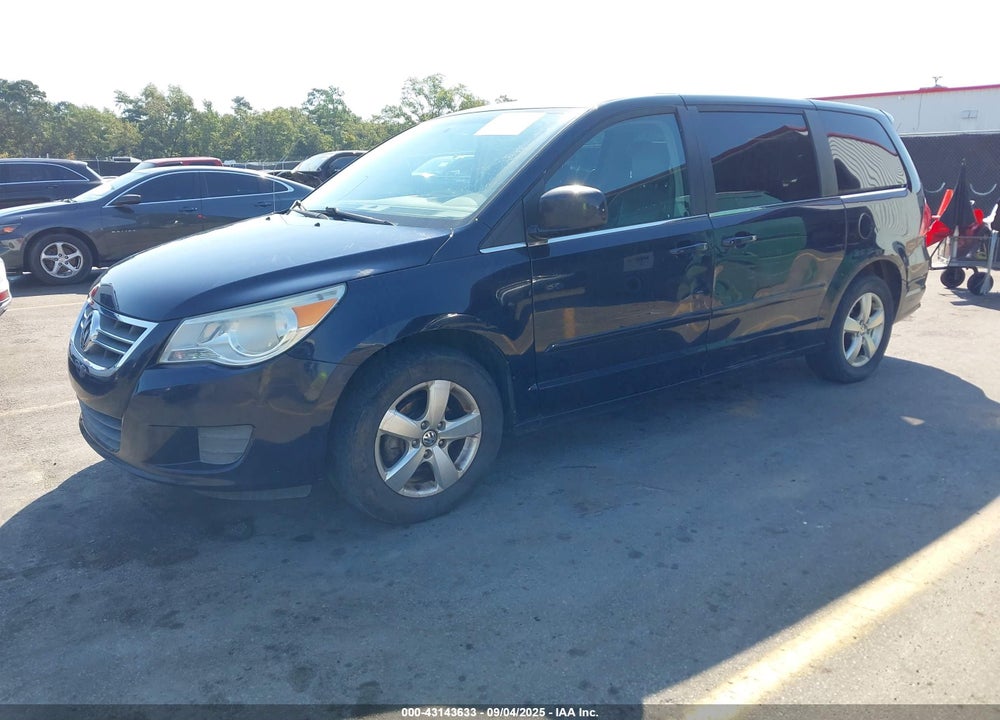 2010 VOLKSWAGEN ROUTAN VIN: 2V4RW3D10AR295432