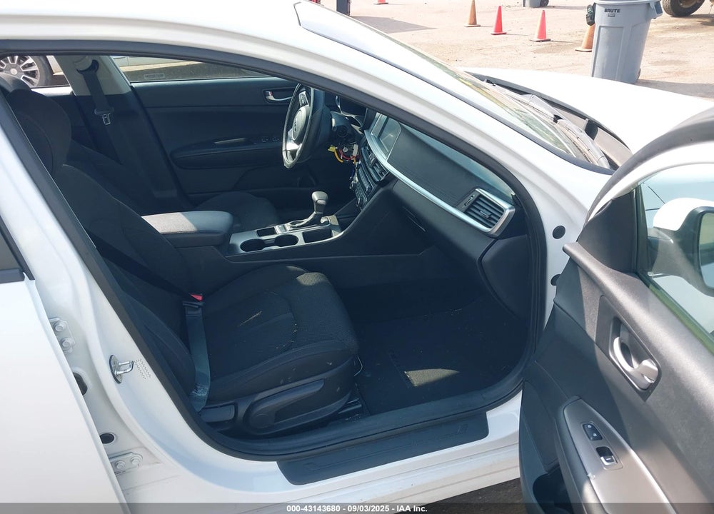 2019 KIA OPTIMA VIN: 5XXGT4L35KG349532
