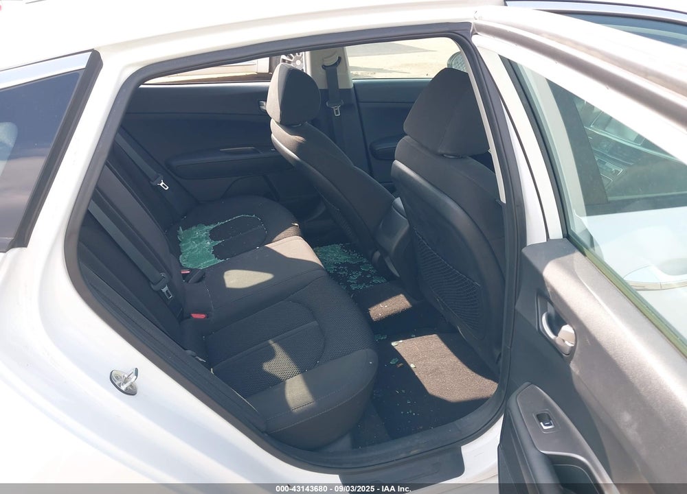2019 KIA OPTIMA VIN: 5XXGT4L35KG349532