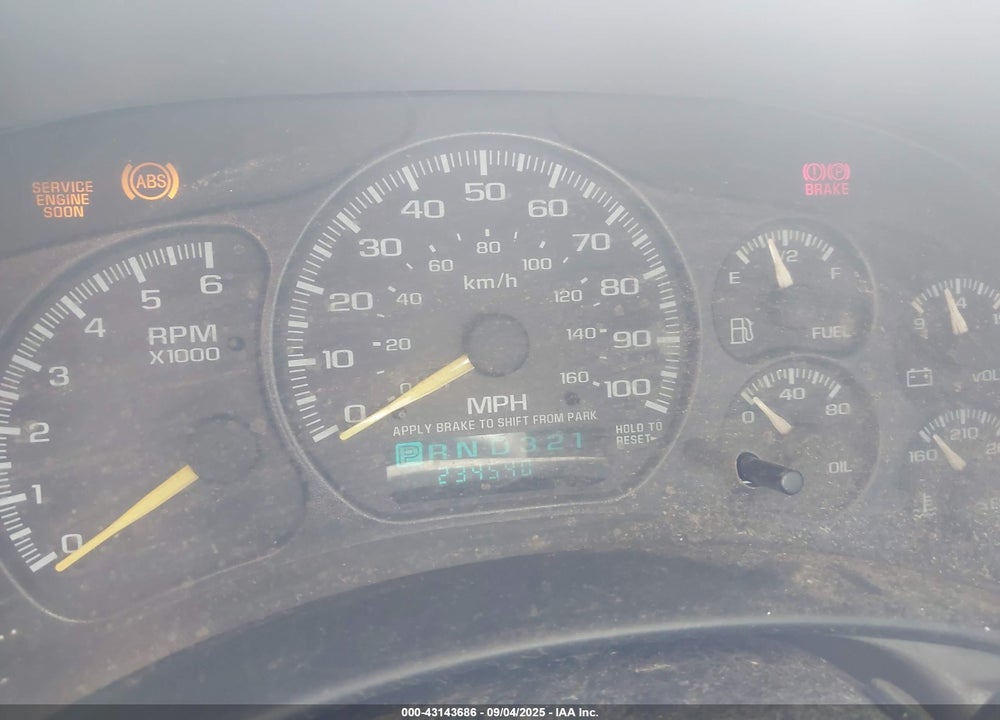 2002 CHEVROLET SUBURBAN 1500 LS VIN: 1GNEC16Z92J108579