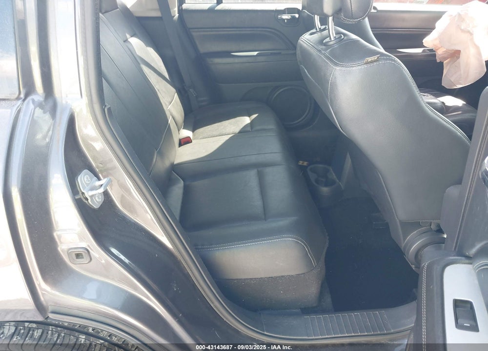 2015 JEEP COMPASS VIN: 1C4NJDEB2FD184928