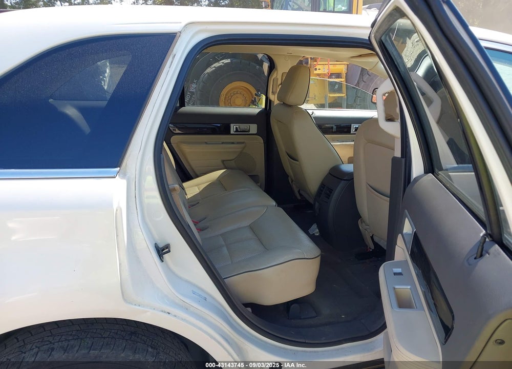 2008 LINCOLN MKX VIN: 2LMDU68C68BJ12884