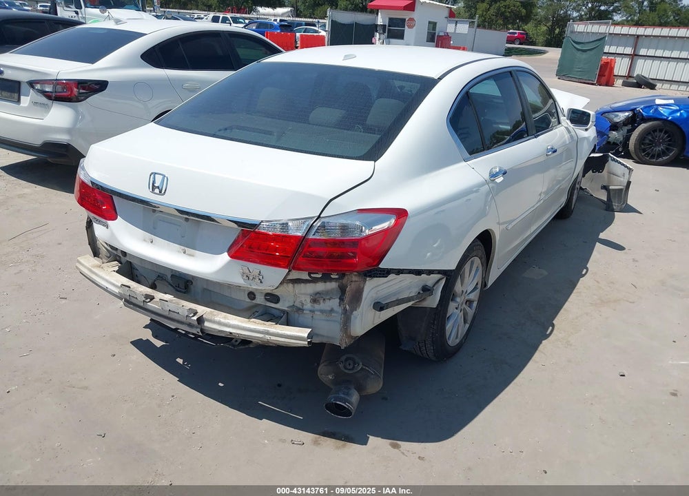 2014 HONDA ACCORD VIN: 1HGCR2F82EA054852