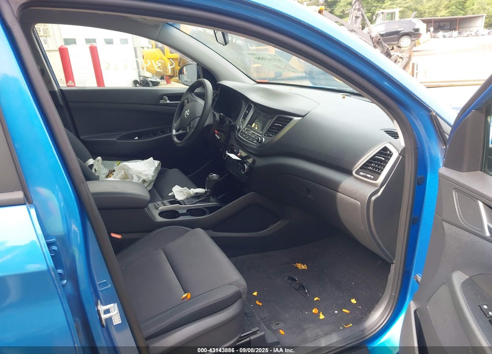 2017 HYUNDAI TUCSON VIN: KM8J3CA44HU410315