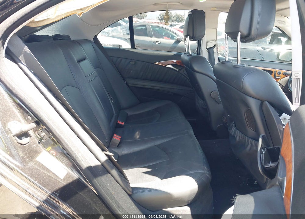 2007 MERCEDES-BENZ E 550 VIN: WDBUF72X47B074442