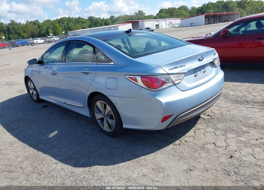 2011 HYUNDAI SONATA HYBRID VIN: KMHEC4A4XBA018357