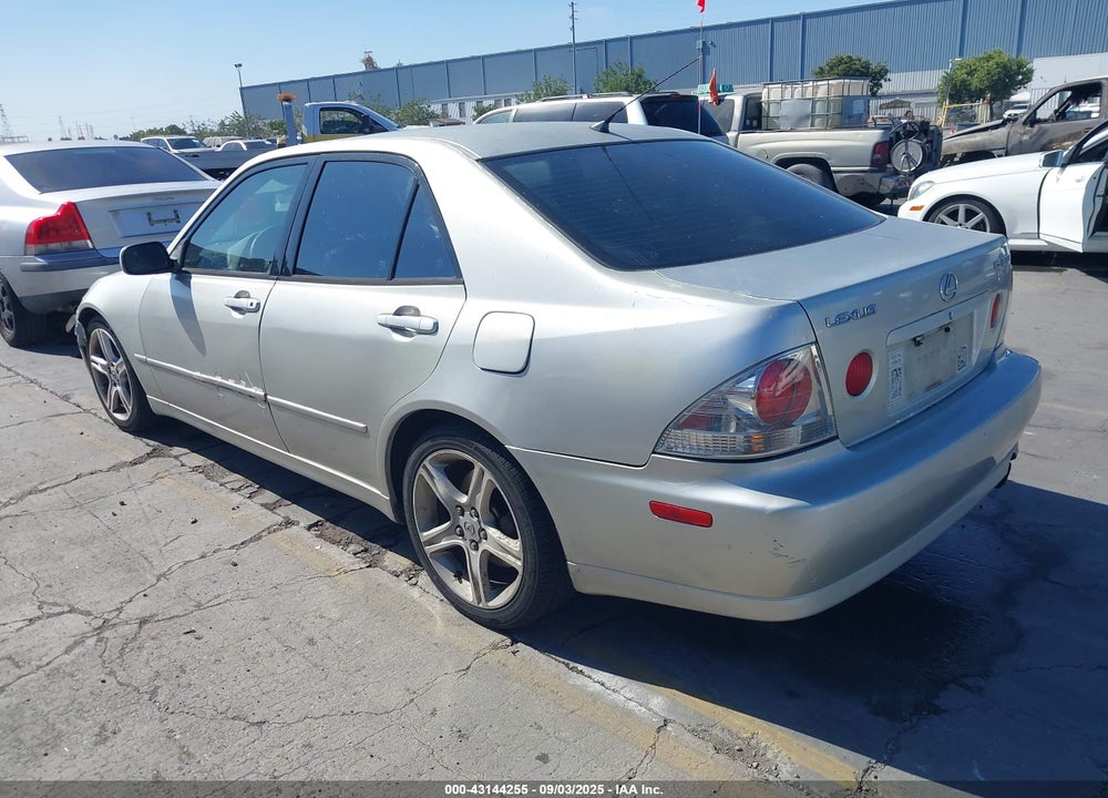 2001 LEXUS IS 300 VIN: JTHBD182310017853