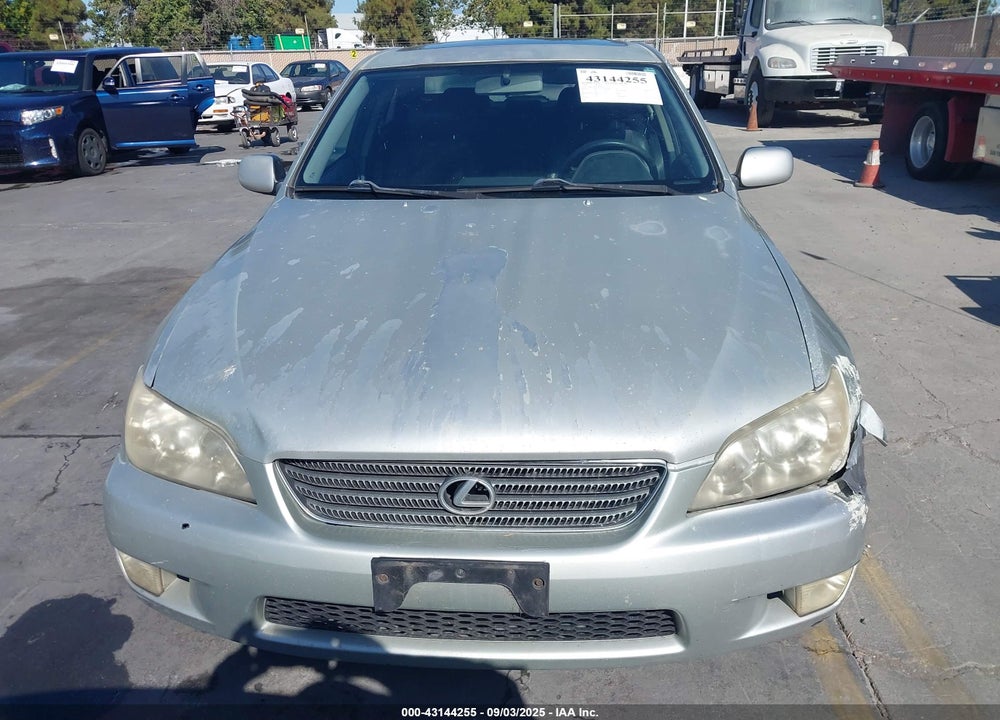 2001 LEXUS IS 300 VIN: JTHBD182310017853