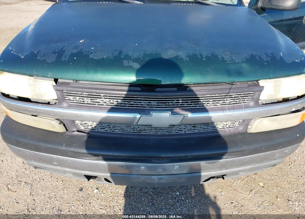2001 CHEVROLET SUBURBAN 1500 LS VIN: 3GNEC16T41G274603