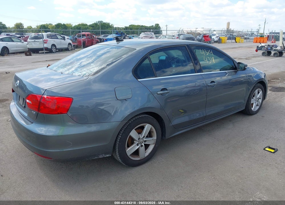 2013 VOLKSWAGEN JETTA 2.0L TDI VIN: 3VWLL7AJ8DM244287
