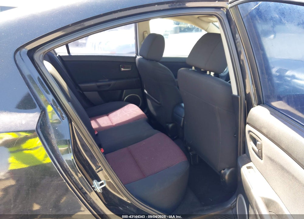 2006 MAZDA 3 S VIN: JM1BK324561420277