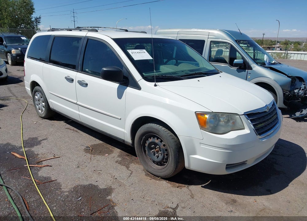 2008 CHRYSLER TOWN & COUNTRY LX VIN: 2A8HR44H38R604894