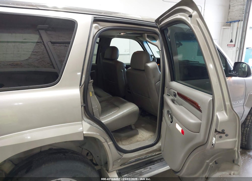 2002 CADILLAC ESCALADE STANDARD VIN: 1GYEK63N02R286600