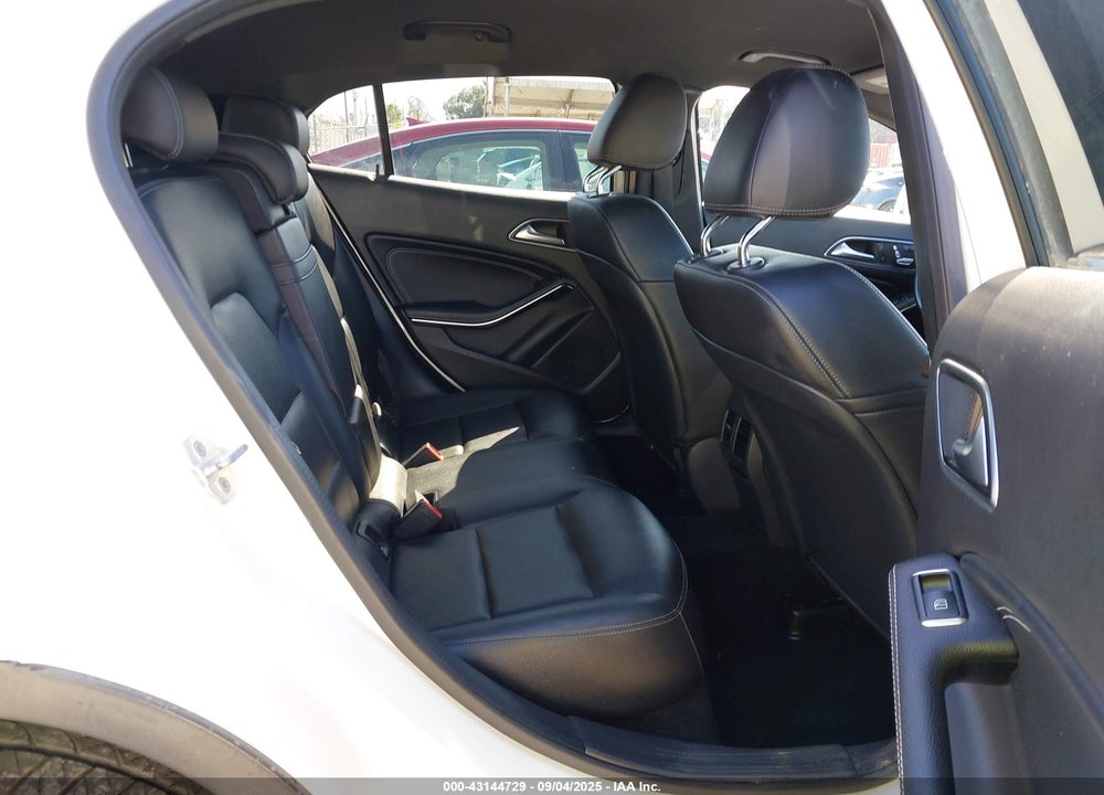 2018 MERCEDES-BENZ GLA-CLASS VIN: WDCTG4EB6JJ437050
