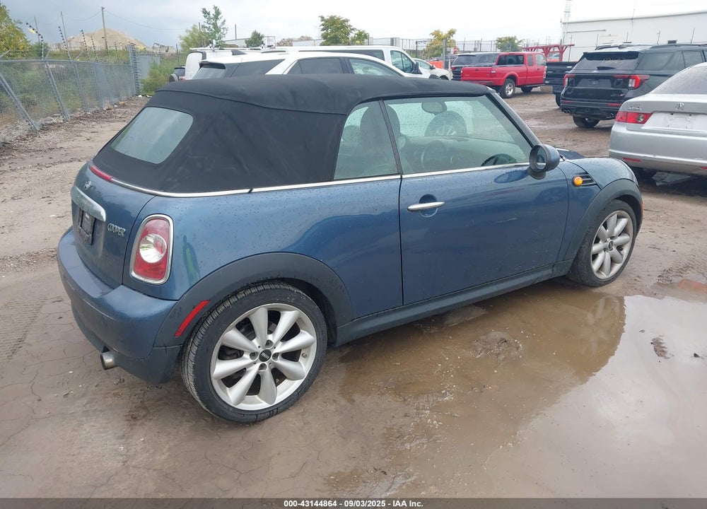 2011 MINI COOPER VIN: WMWZN3C59BT132643