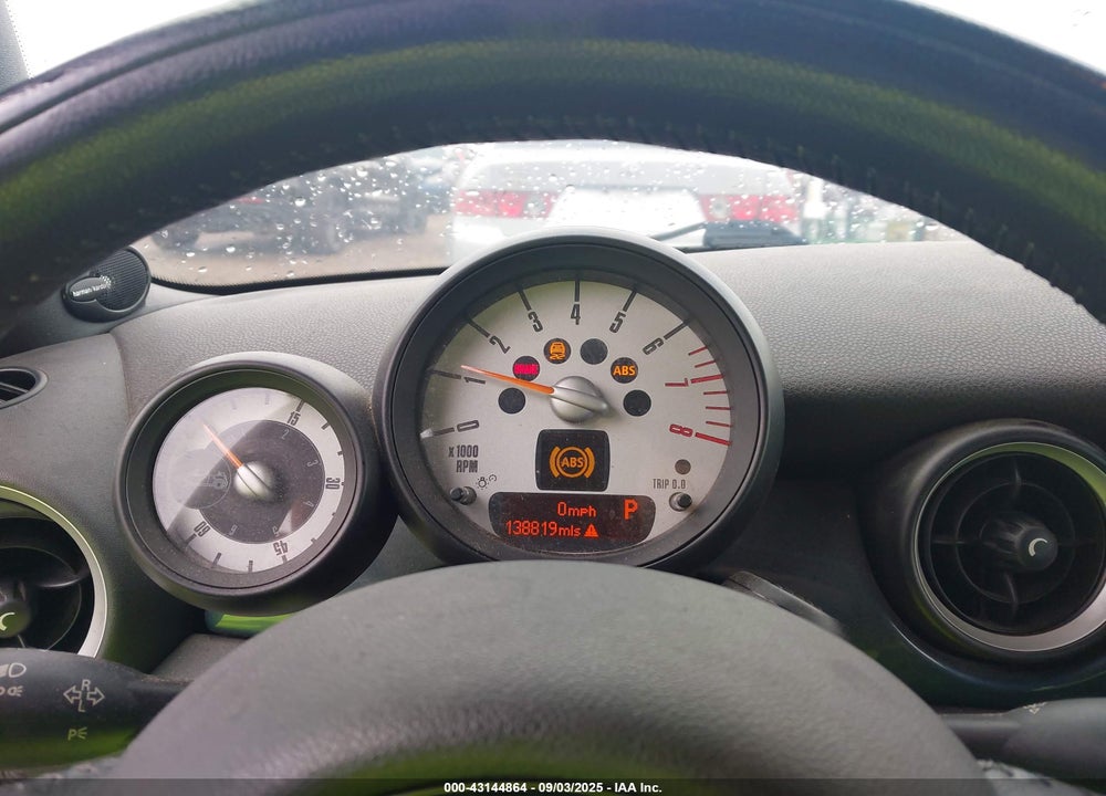 2011 MINI COOPER VIN: WMWZN3C59BT132643