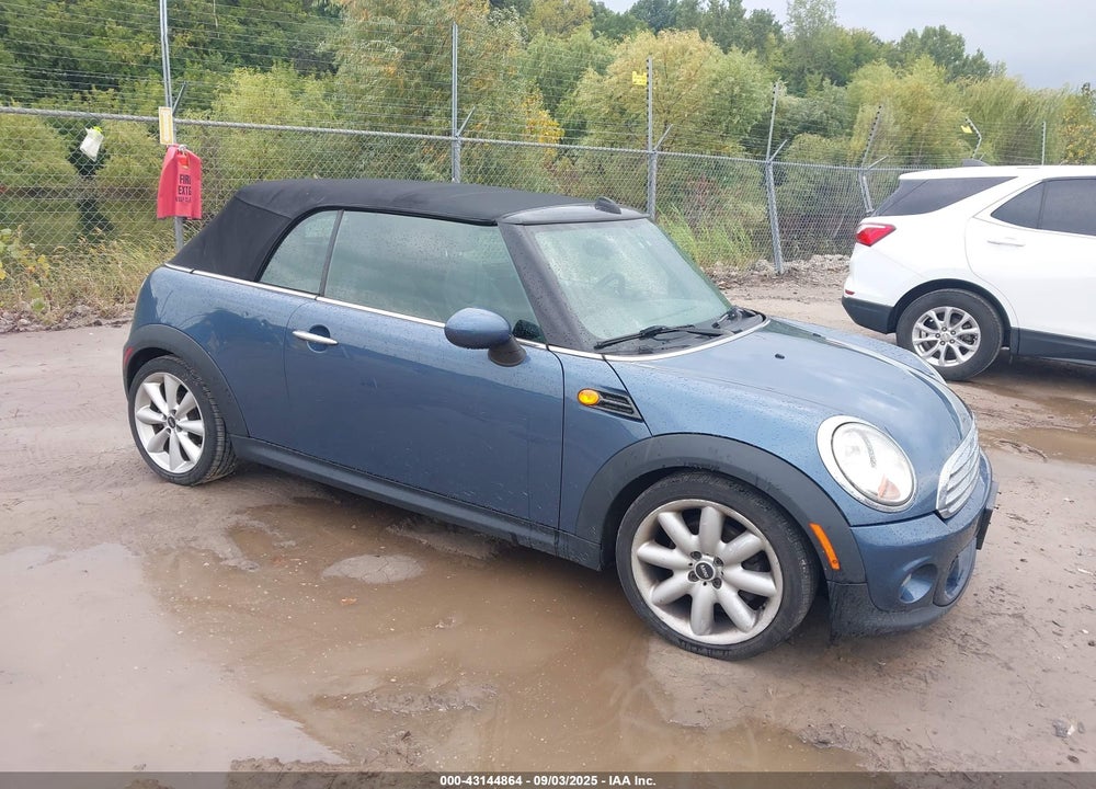 2011 MINI COOPER VIN: WMWZN3C59BT132643
