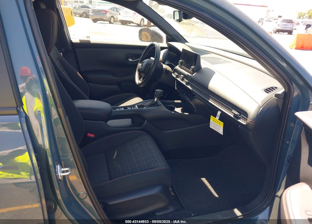 2025 HONDA HR-V 2WD SPORT VIN: 3CZRZ1H53SM746794